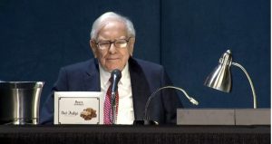 王吉舟：巴菲特如是说 | 现代化贸易战争解决方案【音频】-duli.today